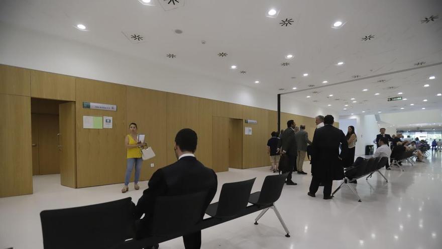 Se enfrenta a prisión por robar golosinas y bebidas en la piscina municipal de Aguilar