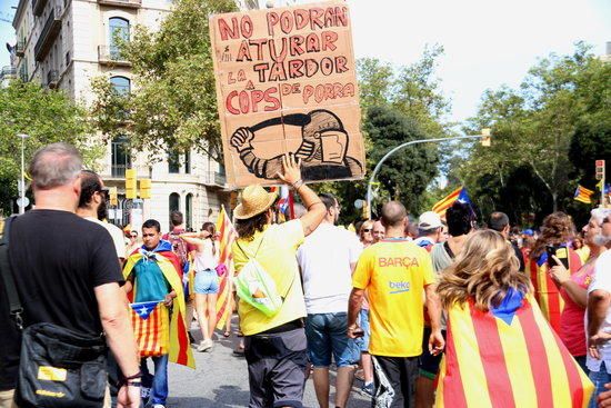 La manifestació de la Diada omple la Diagonal