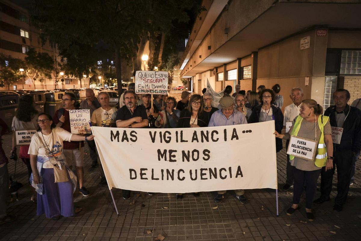 "Los vecinos de la periferia necesitamos soluciones a la inseguridad y delincuencia que sufrimos" "Los vecinos de la periferia necesitamos soluciones a la inseguridad y delincuencia que sufrimos"