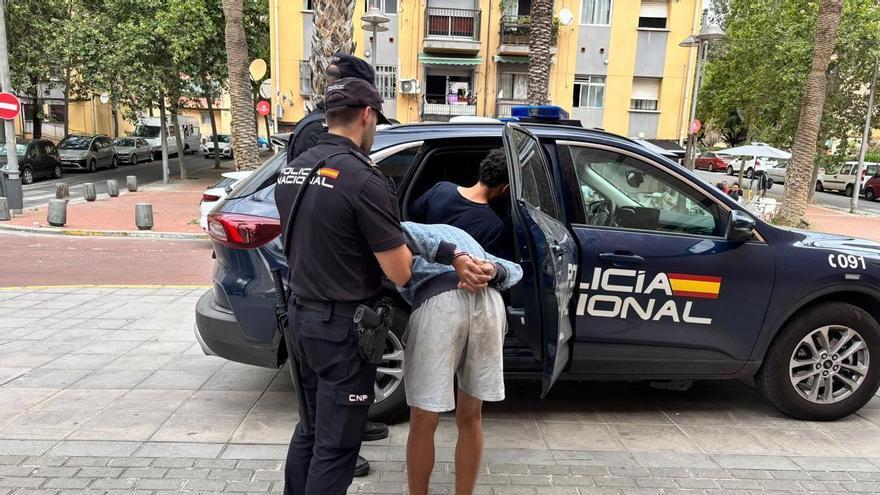 Detenidos tres jóvenes por robos con violencia en Virgen del Remedio y Colonia Requena