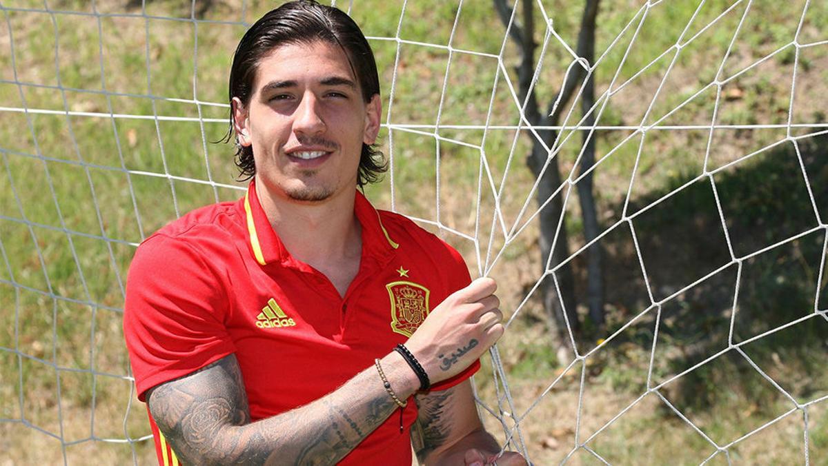 A Bellerín le halaga el interés del Barça