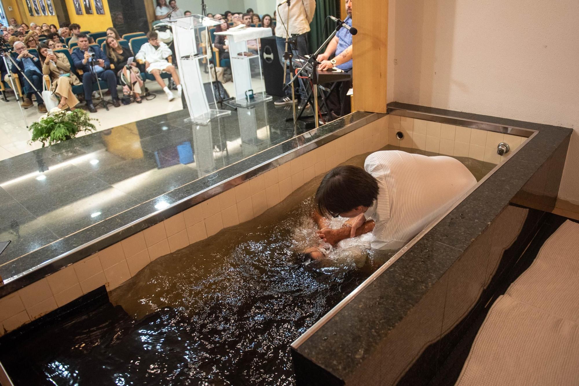 Bautismos por inmersión en El Camino