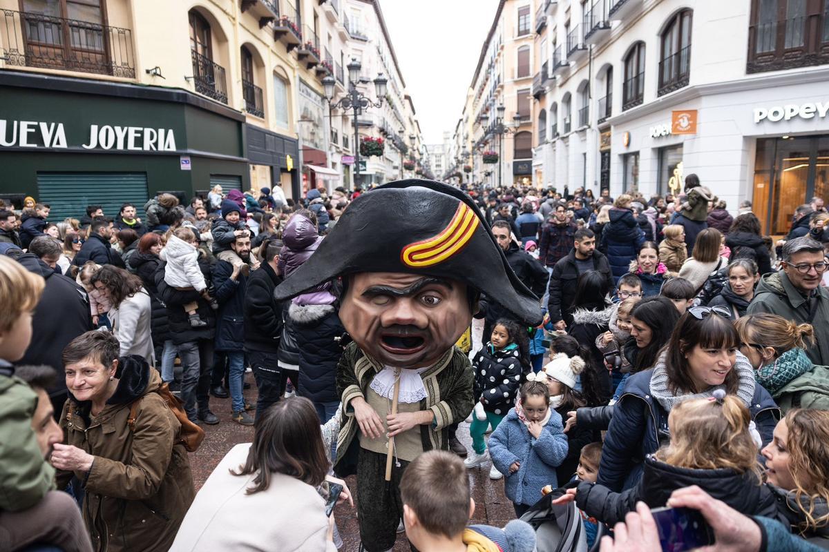 En imágenes | Los zaragozanos salen a la calle para disfrutar de San Valero En imágenes | Los zaragozanos salen a la calle para disfrutar de San Valero