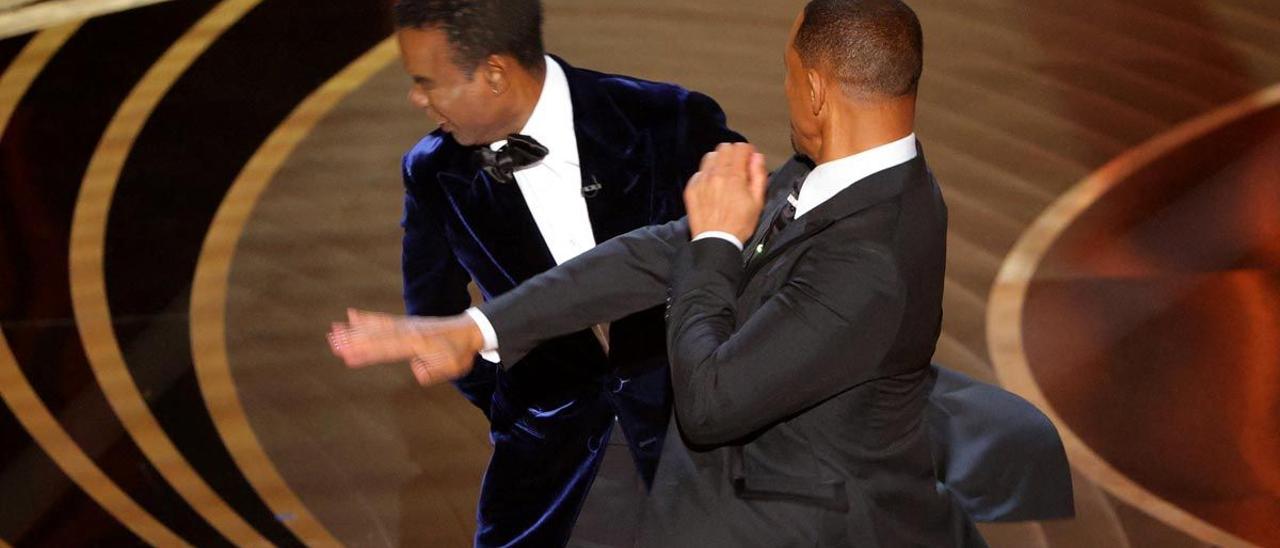 Will Smith golpea a Chris Rock, en la gala de los Oscar.