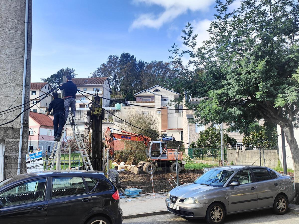 Trabajos, ayer, en el solar de As Barxas.
