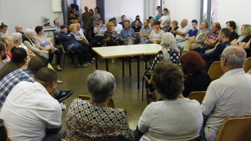 Moment de la reunió d&#039;aquest divendres al Casal de les Escodines.