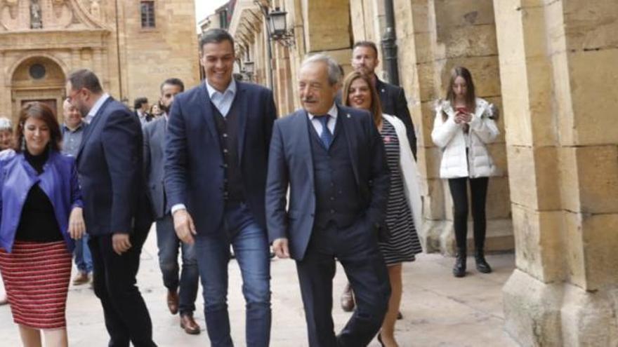 Pedro Sánchez, de vuelta en Oviedo, ahora como presidente electo