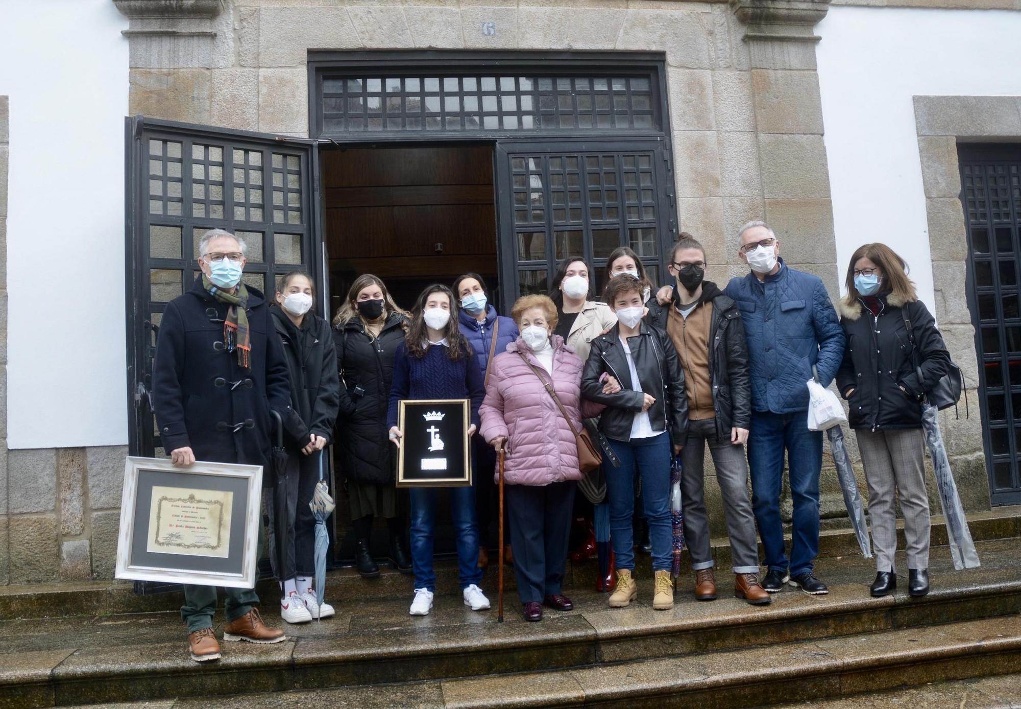 Sanitarios y Paula Dapena reciben los premios Cidade de Pontevedra 2020