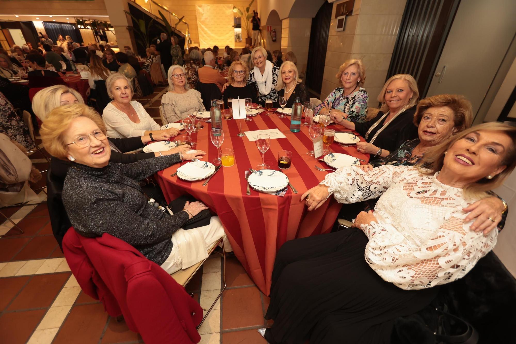 Cóctel navideño de la Asociación Española Contral el Cáncer (AECC) de Castellón