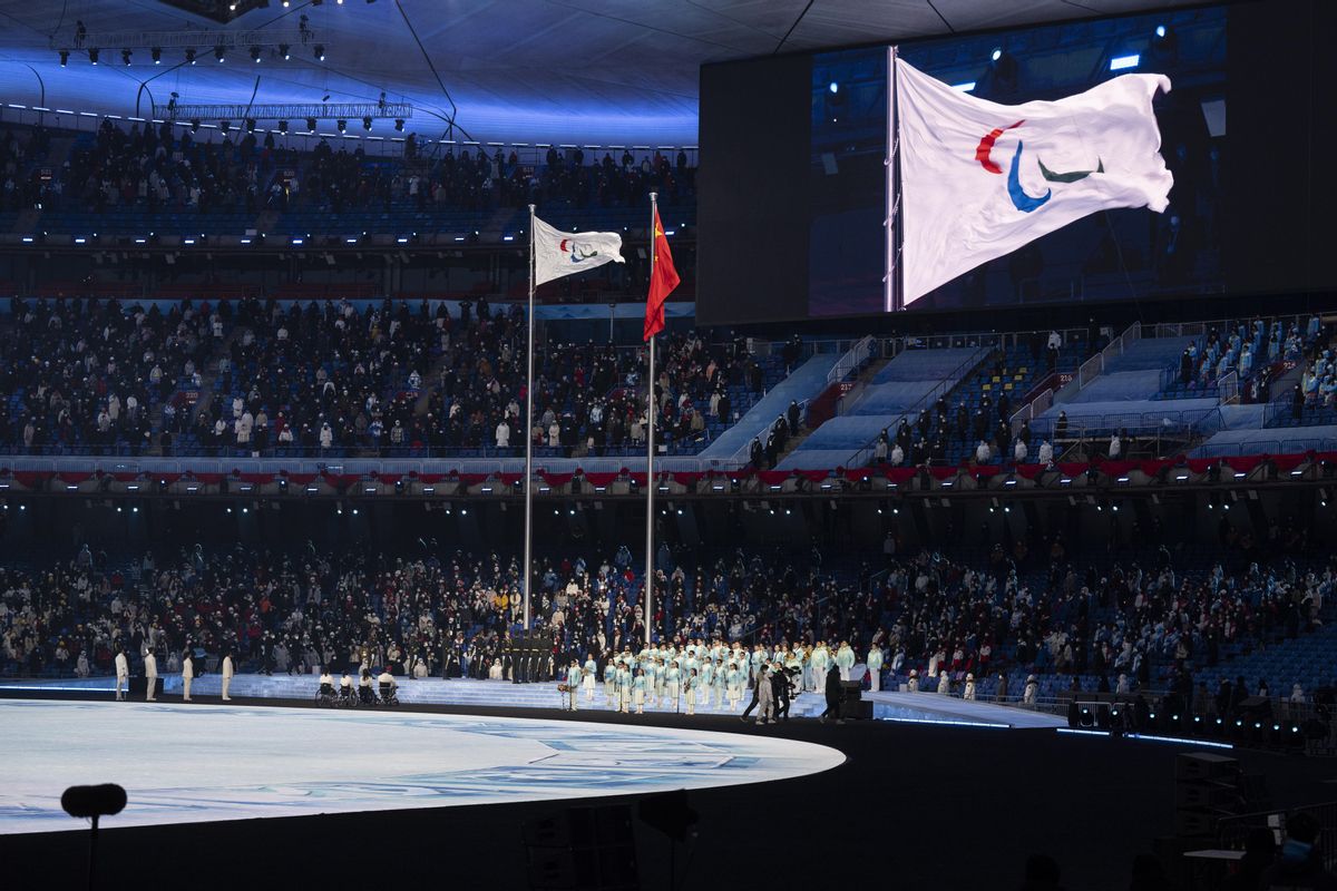 Els Jocs Paralímpics de Pequín alcen la seva bandera al crit de pau