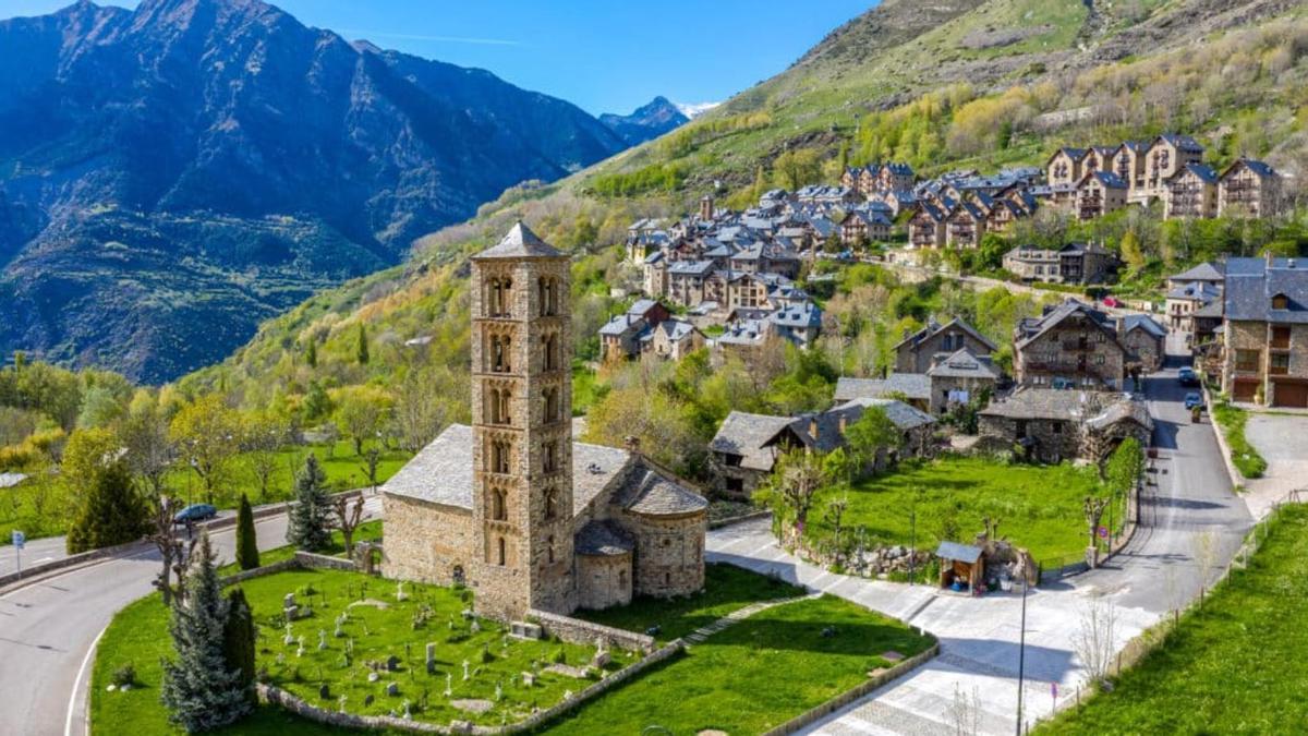 Taüll se ha convertido en un punto de partida ideal para explorar los pueblos de la Vall de Boí
