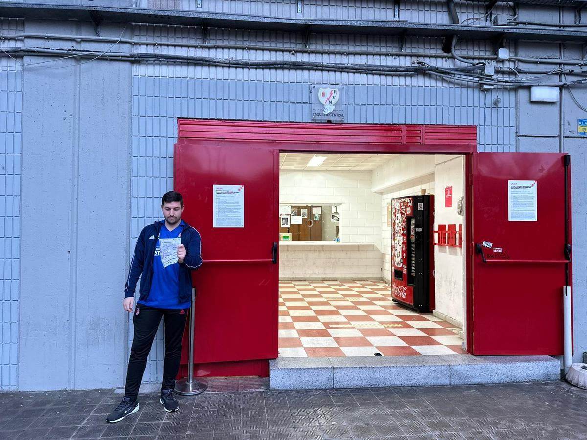 EN IMÁGENES: Así está el estadio del Rayo Vallecano tras la anulación del partido del Real Oviedo