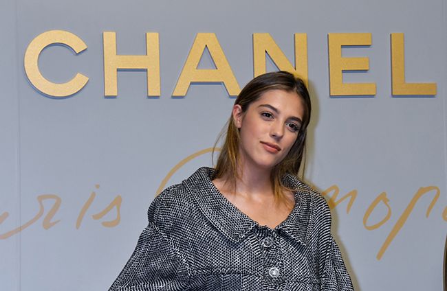 Sistine Stallone en un evento de Chanel