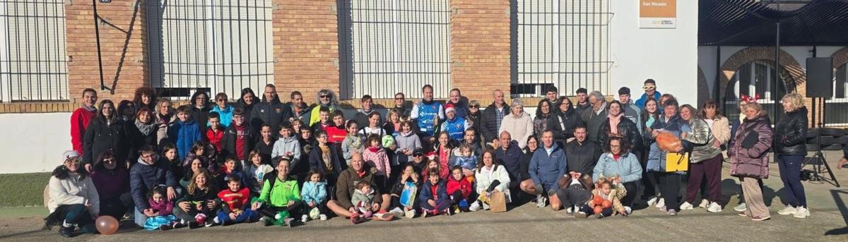 Novillas despidió el año con una intensa jornada que comenzó por la mañana con la tradicional San Silvestre, con salida desde el colegio público San Nicasio.