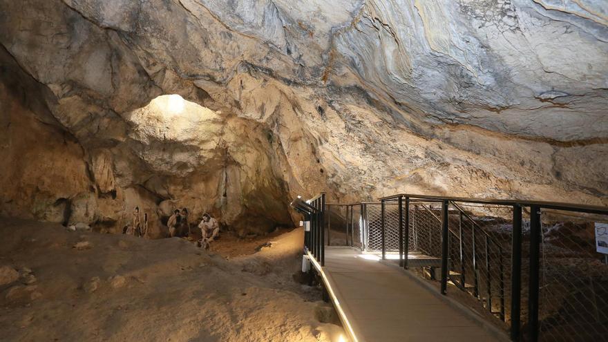 Vuelven a abrirse las visitas guiadas al yacimiento de la Cova de l’Or de Beniarrés