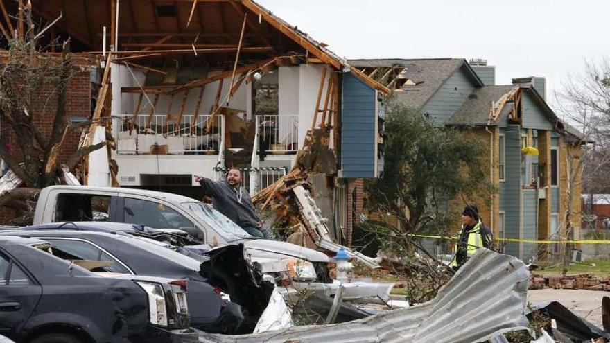 Más de 40 muertos por tornados y tormentas en EE UU