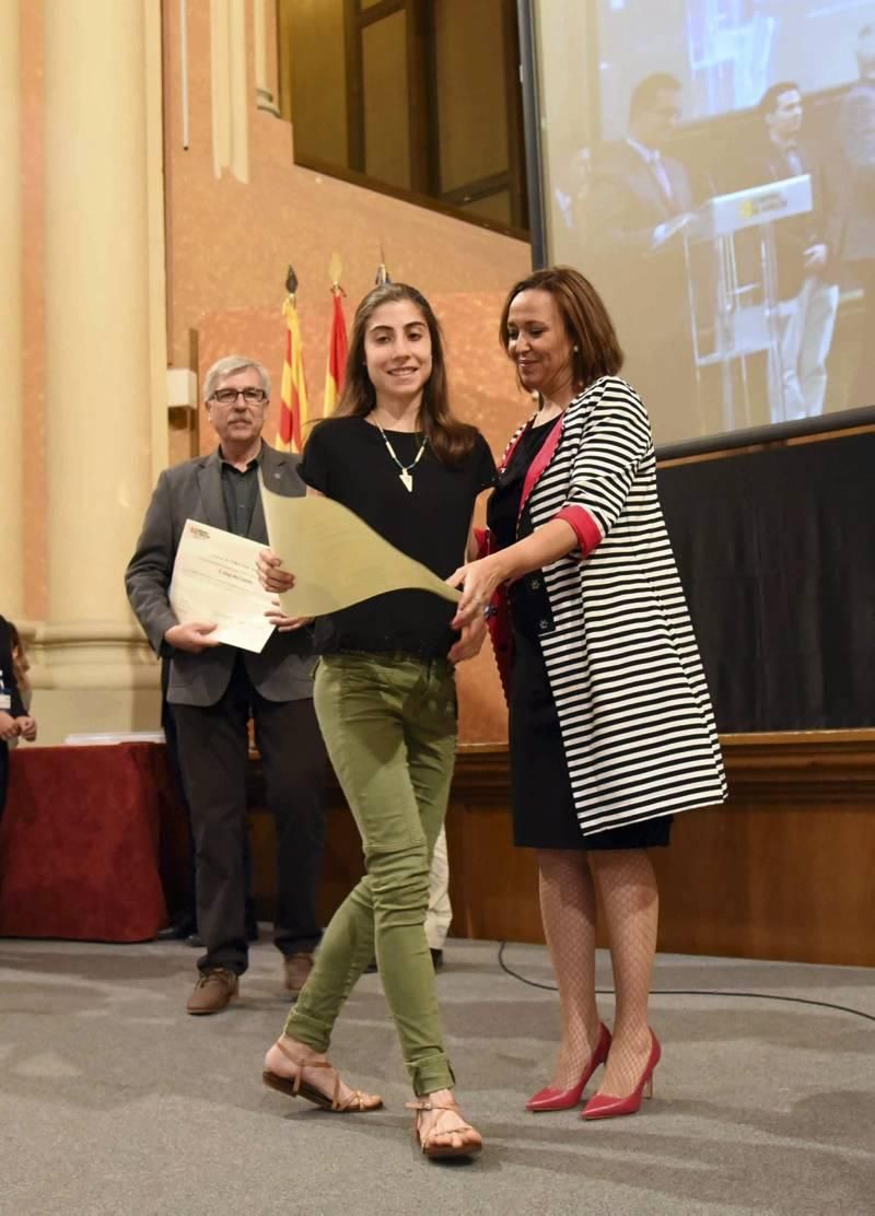 Imágenes de la ceremonia de premios por el Día de la Educación Aragonesa 2016