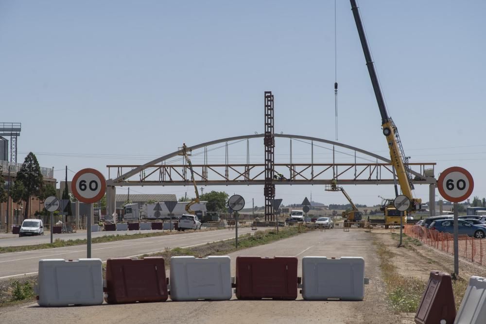 Obras del nuevo "puente" de Cobadu de Zamora.