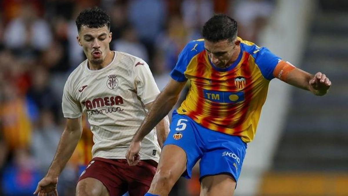 Mikautadze y Tárrega, ambos titulares este domingo, en el partido de la primera vueta en Mestalla