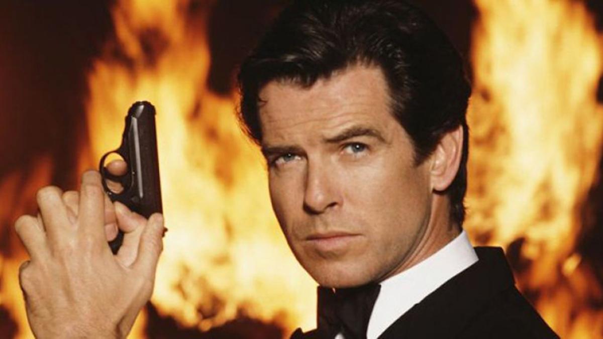 Pierce Brosnan en el papel de James Bond