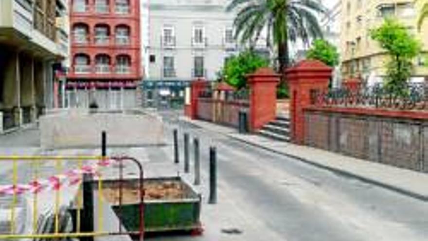 El ayuntamiento inicia el arreglo de los baches de unas cien calles