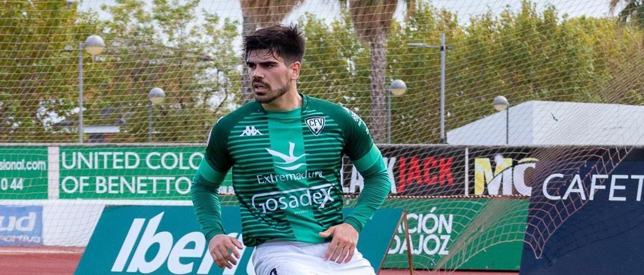 Mario González, autor del primer gol del Villanovense.