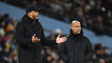 Kompany, durante su etapa como entrenador del Burnley en un partido ante el City de Guardiola