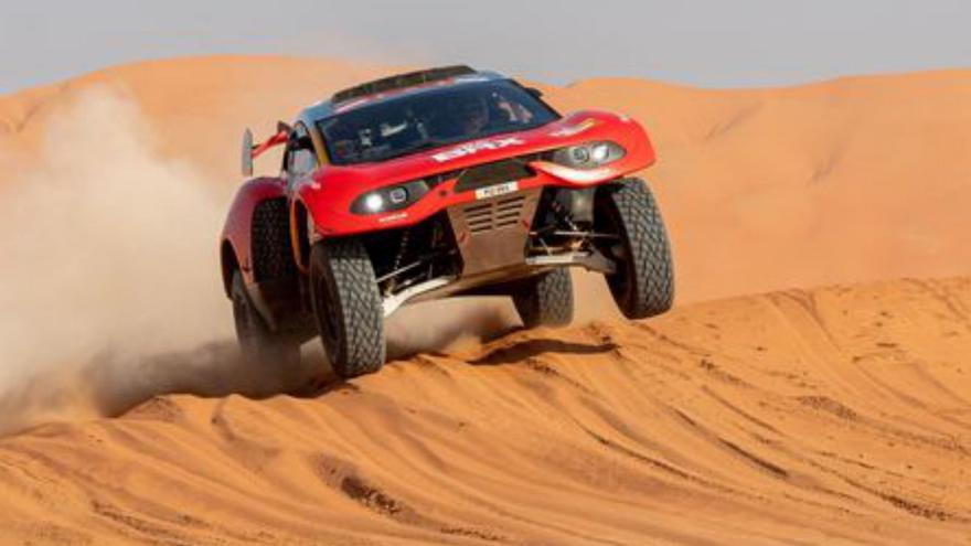 Loeb assoleix el seu sostre i les motos mantenen oberta la batalla en el Dakar