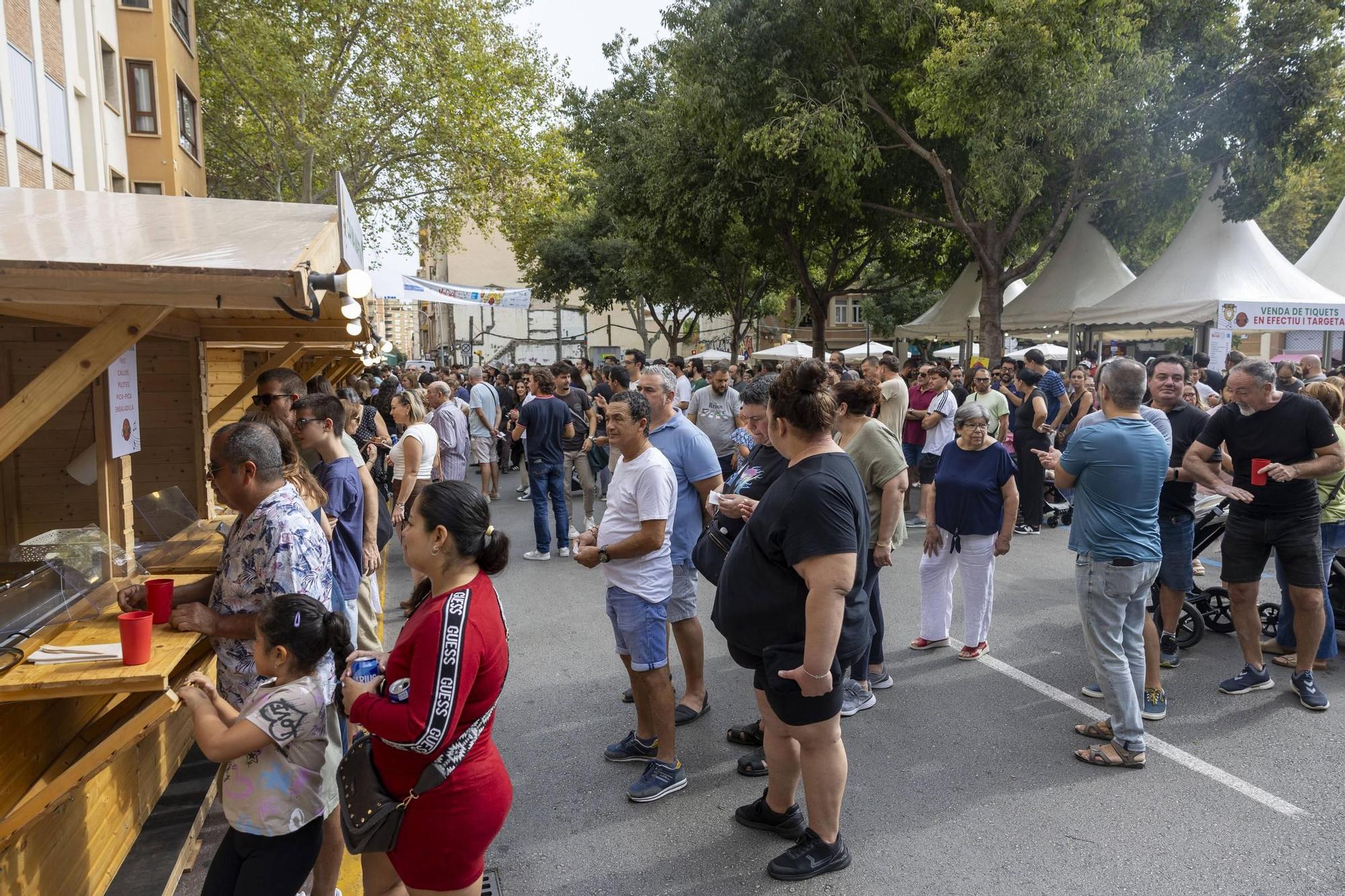 FOTOS | El éxito en la primera Fira del Variat en Palma desborda las previsiones de los restaurantes