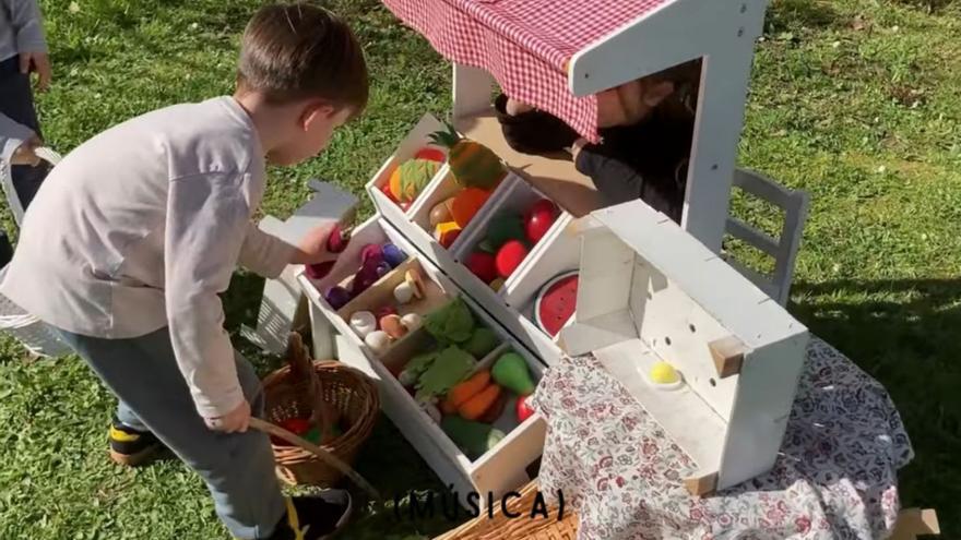 Alumnos del Centro Rural Agrupado de Culleredo, en  el vídeo con el que ganaron ‘Cantamos con las manos’.