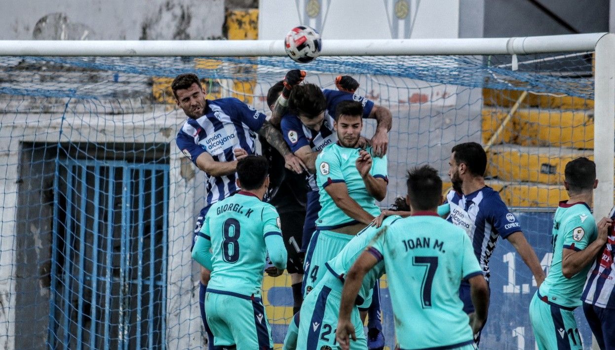 El Alcoyano se anota su primera victoria de la temporada (1-0)