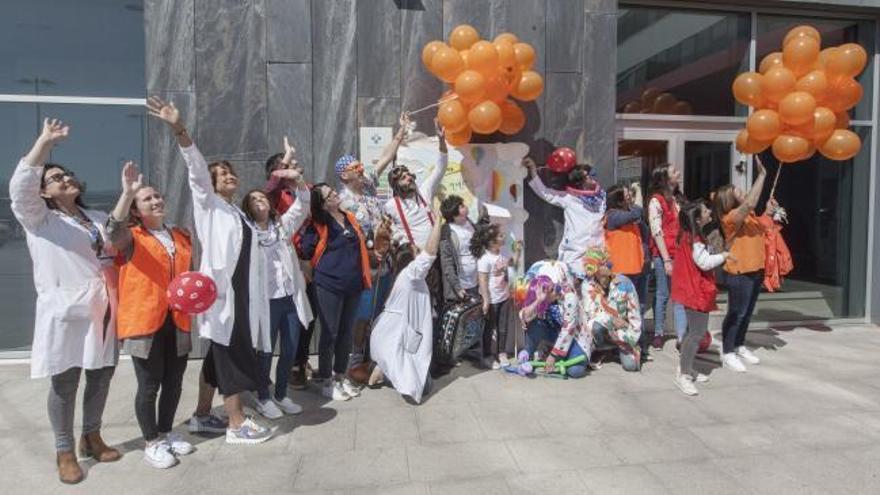 Día del niño hospitalizado: Los pequeños reclaman una zona de juegos "para tomar aire fresco" en el HUCA