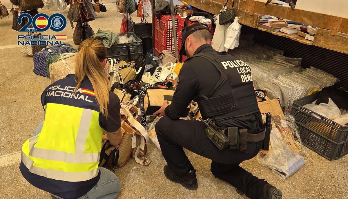 Inspección de bolsos también falsificados