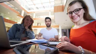 Sorpaso en el mercado laboral: la FP deja atrás a la universidad en empleabilidad