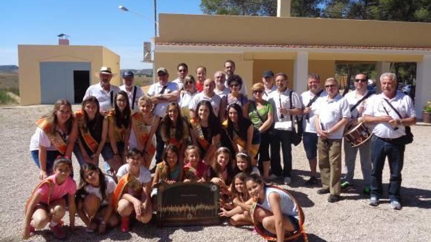 Los Alagoneses homenajean a «Los Amigos»