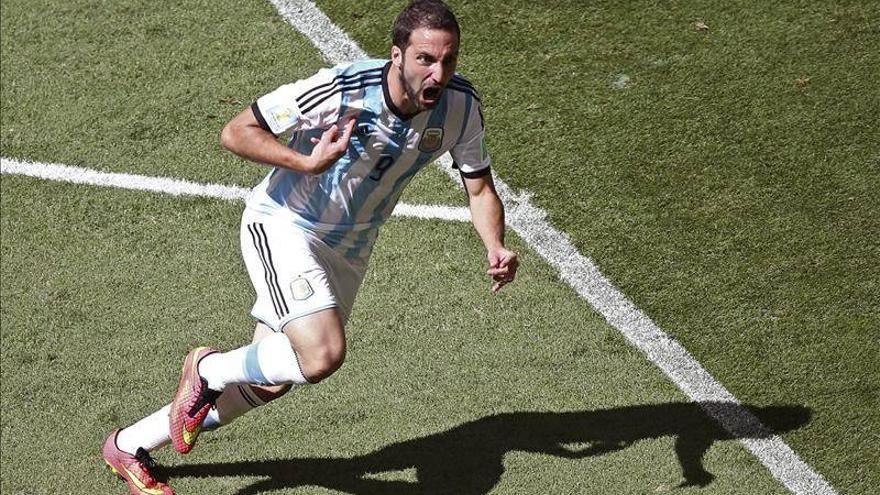 Higuaín pone a Argentina en unas semifinales de Mundial 24 años después