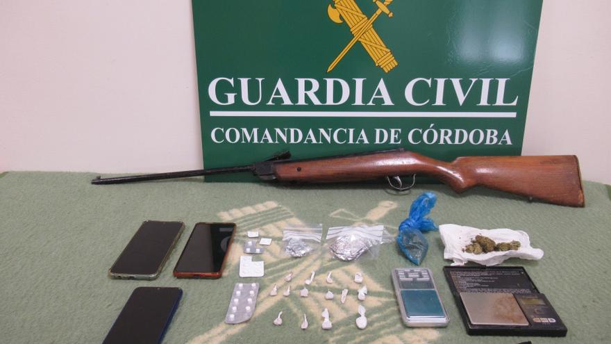 Dos detenidos tras desmantelarse dos puntos de venta de droga y un cultivo de marihuana en Montilla