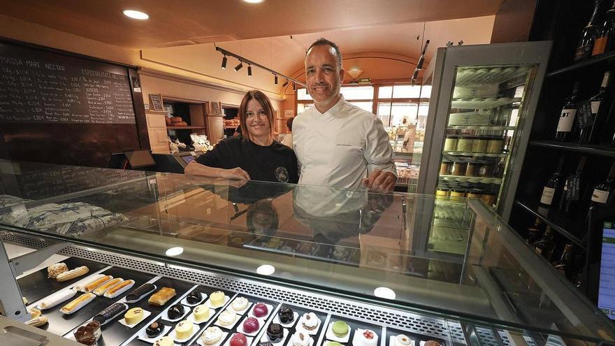 Cinc generacions fent créixer la fleca i pastisseria Nèctar