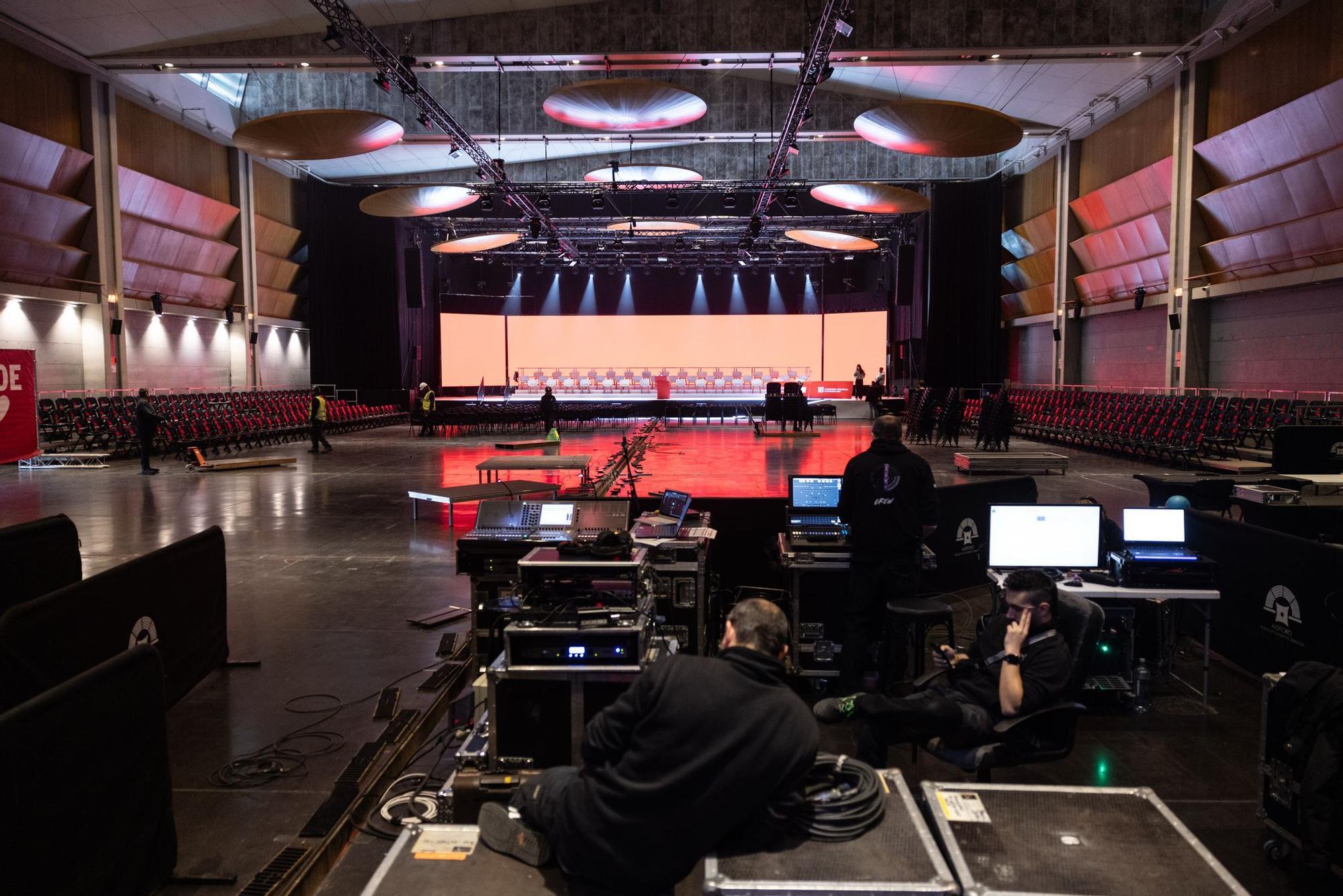 En imágenes | Zaragoza ya se prepara para el Congreso del PSOE Aragón