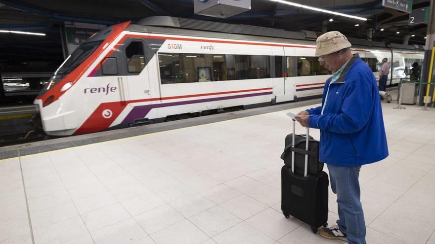 Las peticiones de las empresas a Renfe para el AVE a Madrid: menos paradas, que llegue antes de las 9.30...