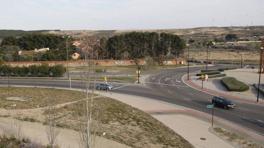 El acceso a Valdespartera estará regulado por un paso con semáforo