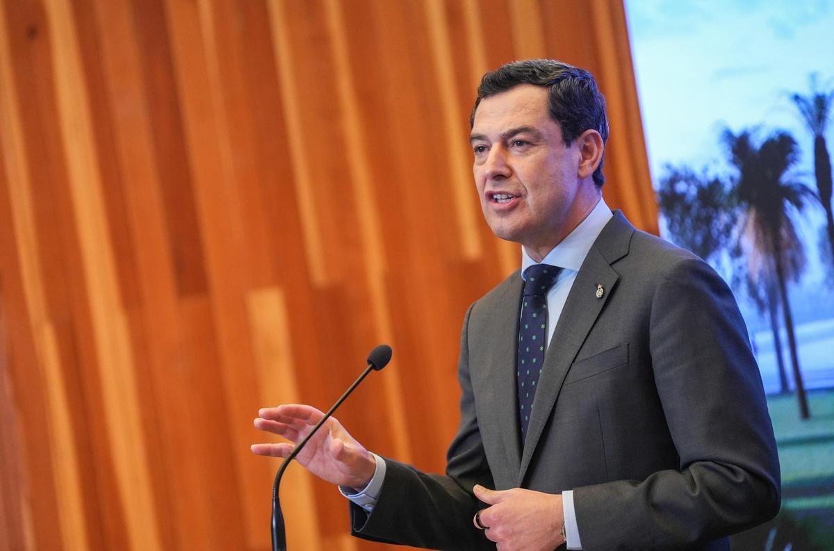 El presidente de la Junta de Andalucía, Juanma Moreno, en Huelva
