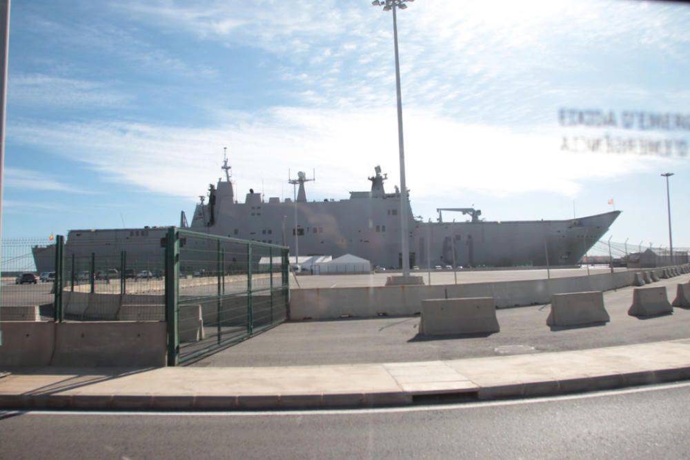 Buque de la Armada Juan Carlos I en la Marina de València
