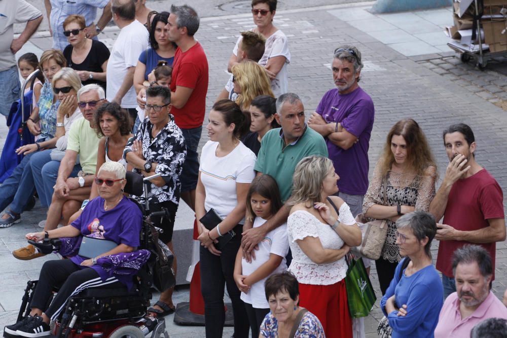 Concentració per condemnar l'agressió sexual múltiple a una turista a Platja d'Aro