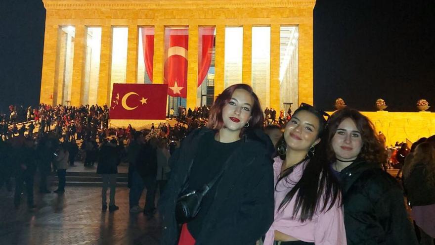 Una humilladerense en Turquía: «Hay gente muriendo por el frío»