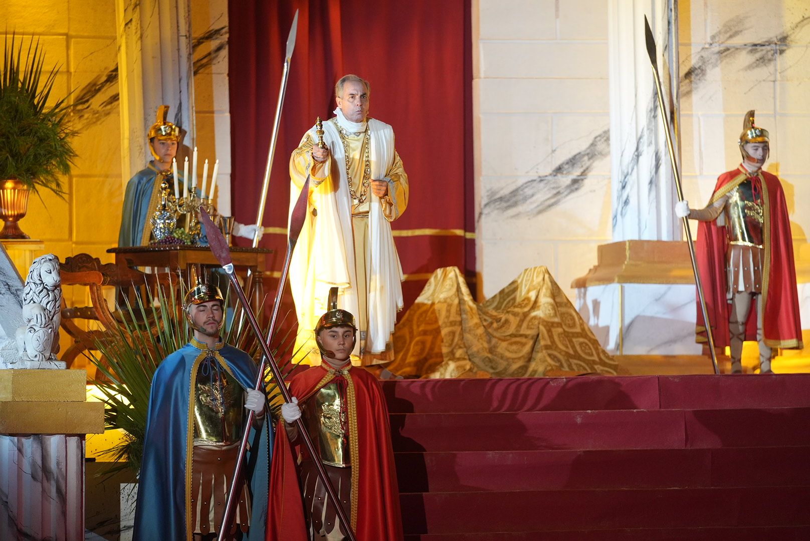 Los vecino de El Viso representan la adoración de los Reyes Magos