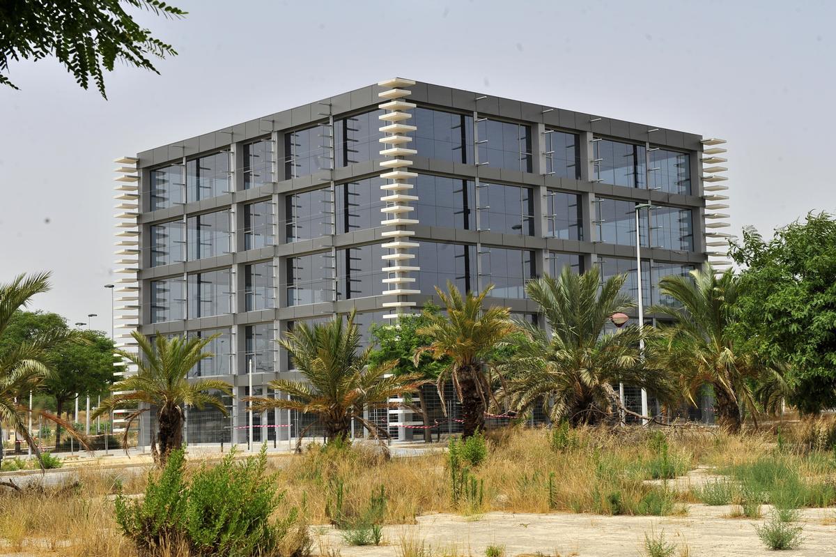 El Campus Tecnólogico del Parque empresarial tiene un edificio concluido y el otro, a medias, como se observa en esta imagen de archivo