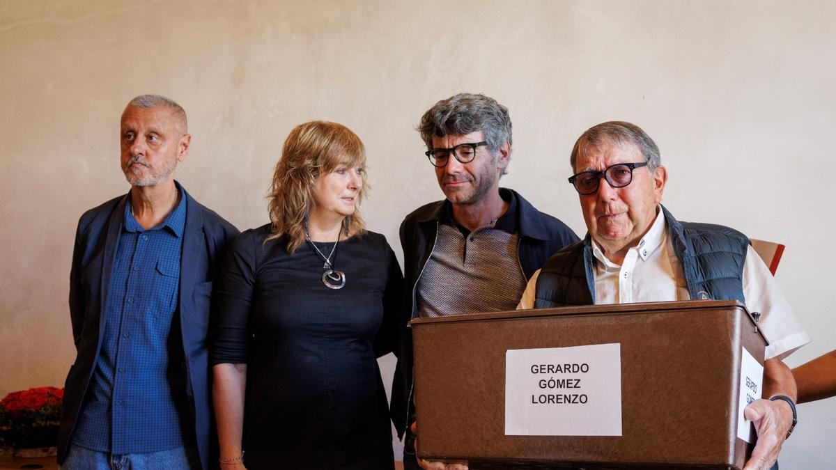 Entrega de los restos de Gerardo Gómez a sus familiares.