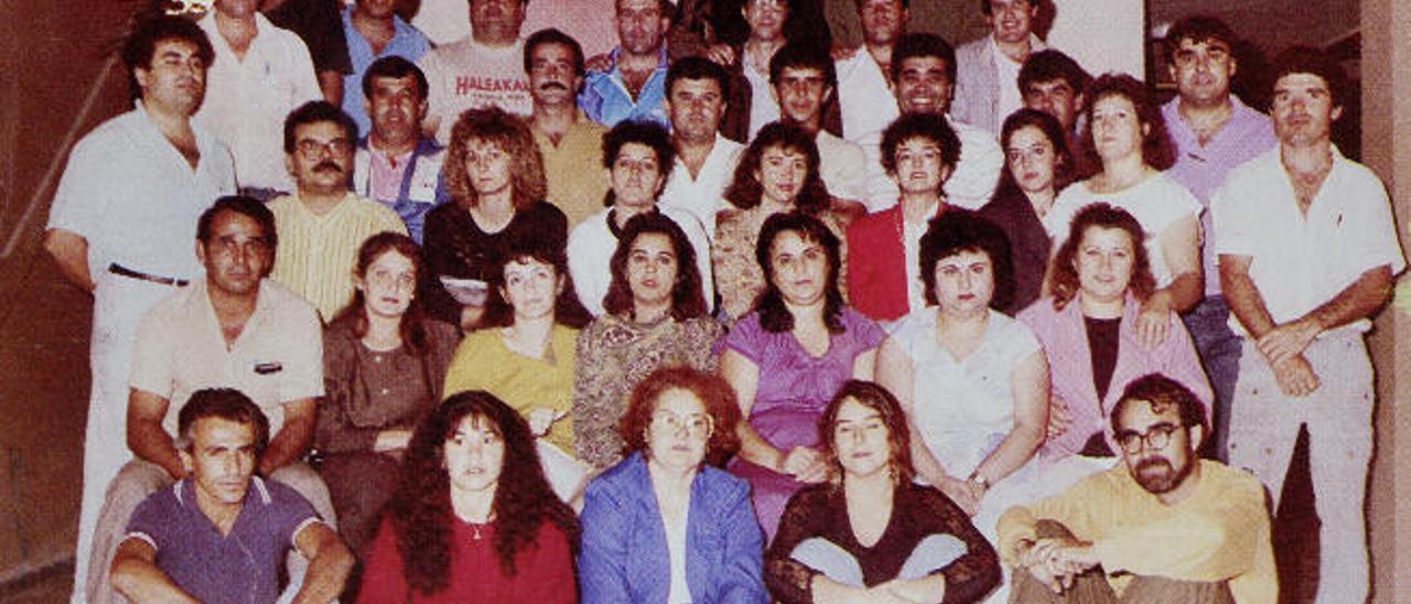 Los socios del patronato de las fiestas de Jinámar en sus comienzos en 1990.