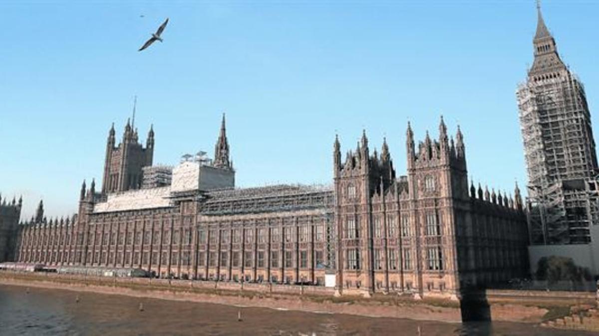 El Palacio de Westminster, sede del Parlamento británico, en Londres.